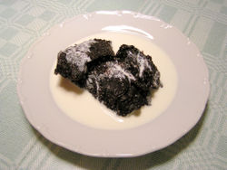 Mämmi with cream and sugar