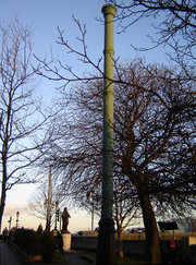 A surviving arc light column on Cheyne Walk, Chelsea Embankment, London. (January 2006)
