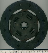 Single, dry, clutch friction disc. The hub is attached to the disc with spring dampeners